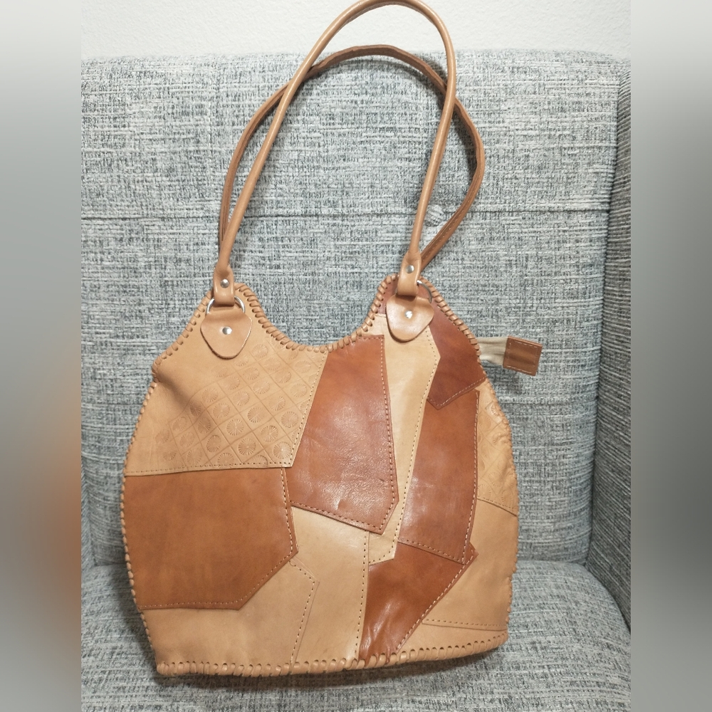 Handmade Unmarked Leather Handbag Brown Zip Double Handles Light  12" x 9" x 3".